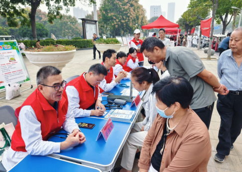 专家义诊 医心为民！市二院积极开展“服务百姓健康行动”大型义诊活动1313.png